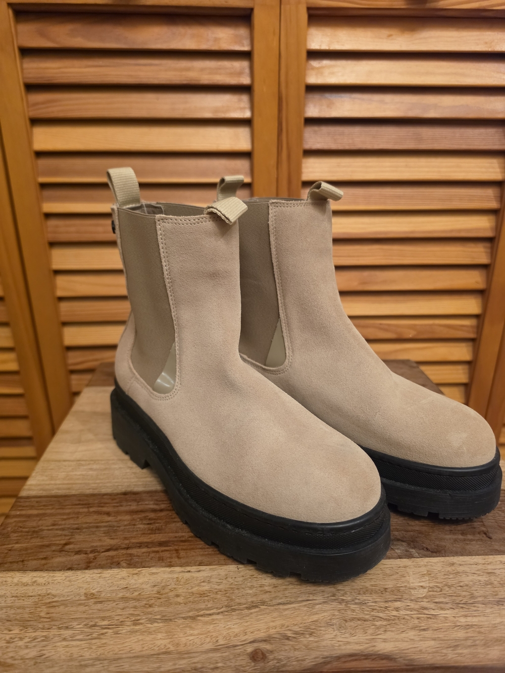 Scotch & Soda Beige Suede Chelsea Boots